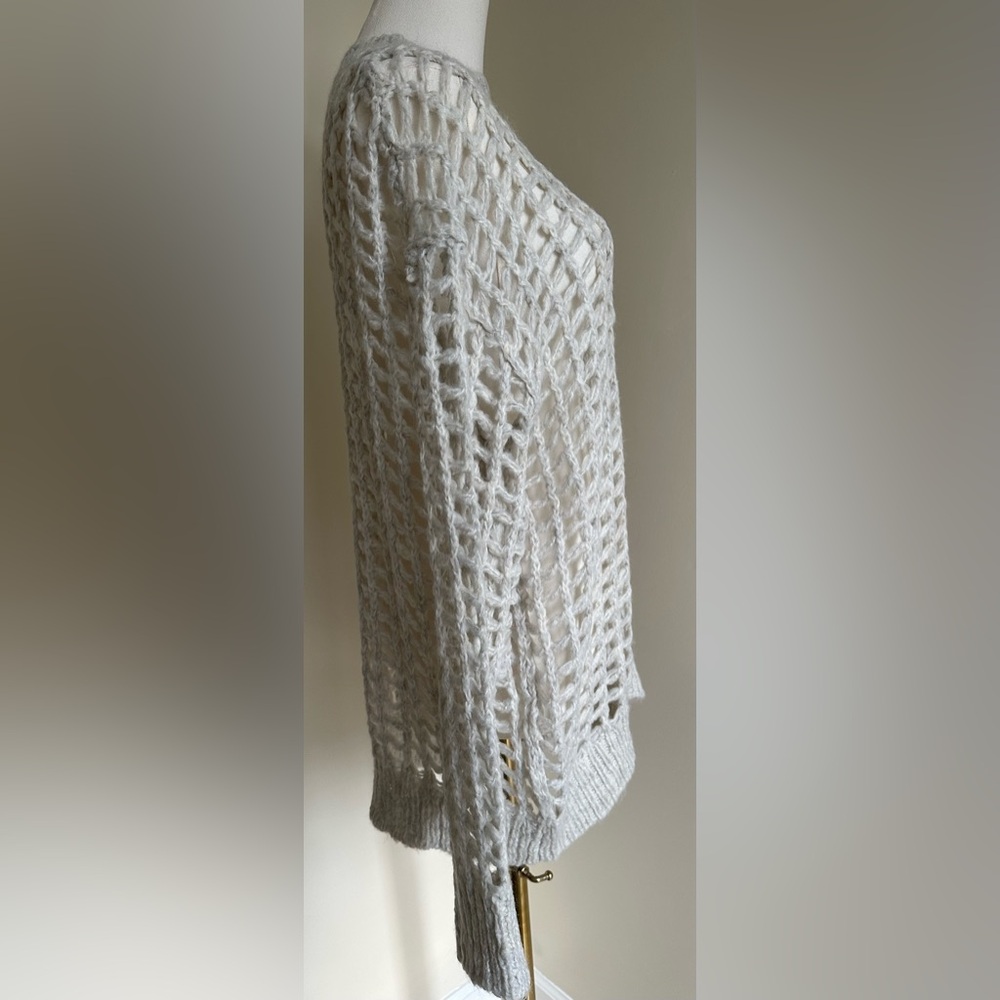 NWT Urban Outfitters Cream Sweater - Size SP - Picture 4 of 9